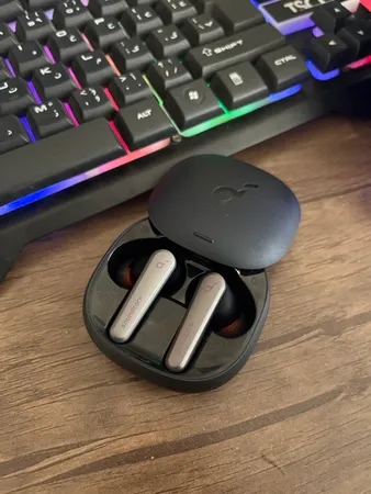 هدفون بلوتوثی انکر مدل SoundCore Liberty Air 2 Pro