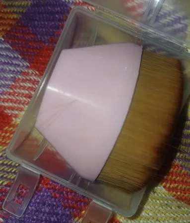 برس آرایشی مدل نانو پر تراکم