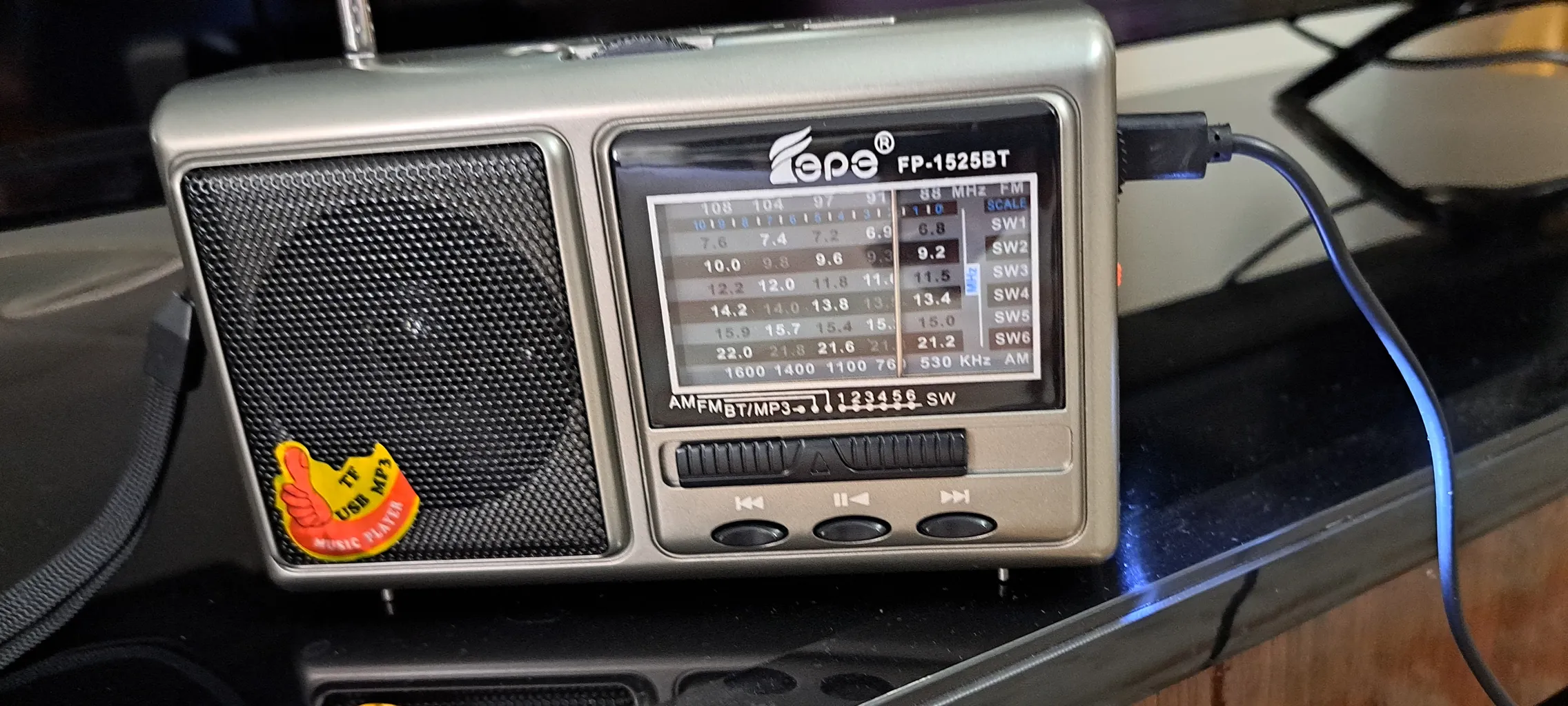 رادیو ایپی مدل FP-1525BT