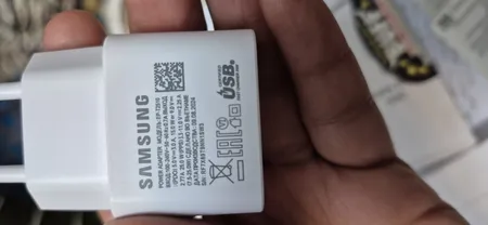 گوشی موبایل سامسونگ مدل S24 FE دو سیم کارت ظرفیت 256 گیگابایت و رم 8 گیگابایت - ویتنام - به همراه شارژر 25 وات سامسونگ