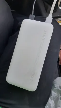 پاوربانک 18 وات شیائومی مدل Redmi ظرفیت 20000 میلی آمپرساعت به همراه کابل تبدیل microUSB