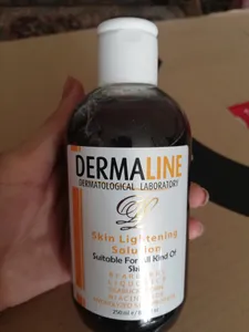 تجریه خرید محلول پاک کننده درمالاین مدل LIGHTENING SKIN حجم 250 میلی لیتر