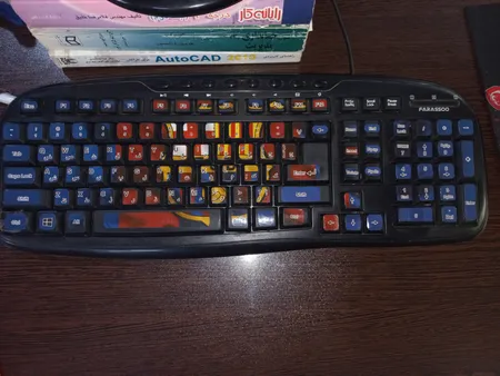 برچسب کیبورد طرح بارسلونا کد 22 با حروف فارسی