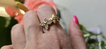 انگشتر طلا 18 عیار زنانه ماوی گالری مدل لویی ویتون ساده و نگین دار