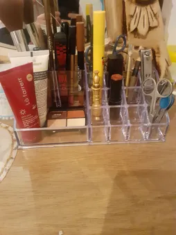 استند لوازم آرایشی مدل Ro01