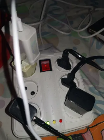 محافظ ولتاژ آنالوگ باخ الکترونیک مدل G6-3 مناسب برای لوازم صوتی و تصویری