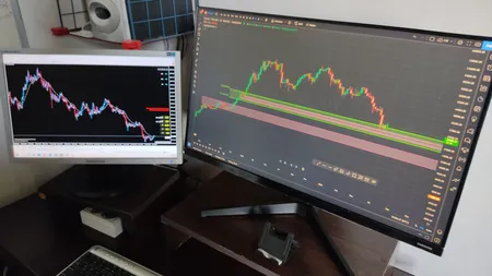 مانیتور مخصوص بازی سامسونگ مدل LF27T350FH-M سایز 27 اینچ