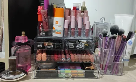 استند لوازم آرایشی نیلوشاپ مدل چهار کشو کد 4Drawers