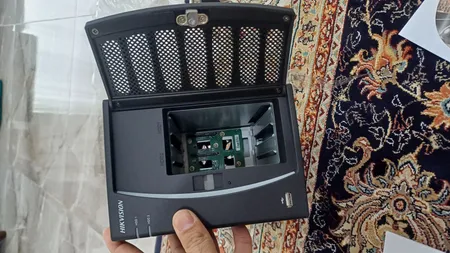 ضبط کننده ویدئویی هایک ویژن مدل DS-7604NI-V