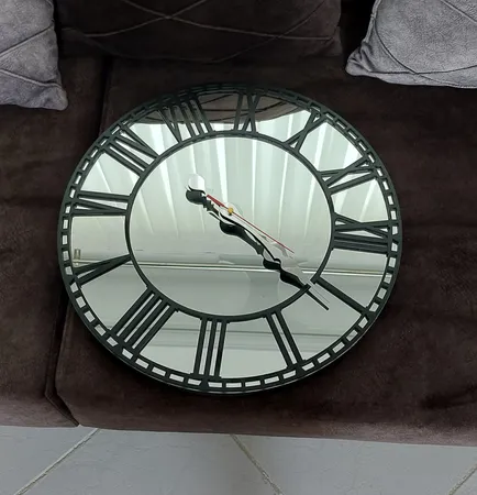 ساعت دیواری اِلِنسی مدل Ice