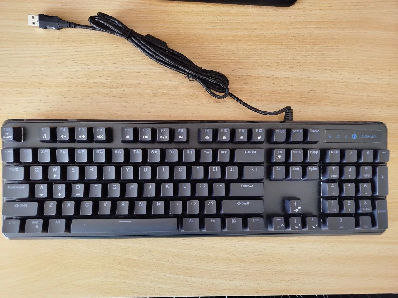 کیبورد گیمینگ لاجی کی مدل K310B، سوییچ مکانیکال آبی، Full-Size، نورپردازی RGB