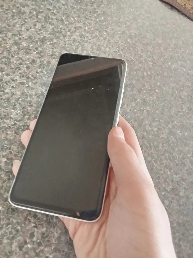 گوشی موبایل وکال مدل V01 دو سیم کارت ظرفیت 64 گیگابایت و رم 4 گیگابایت