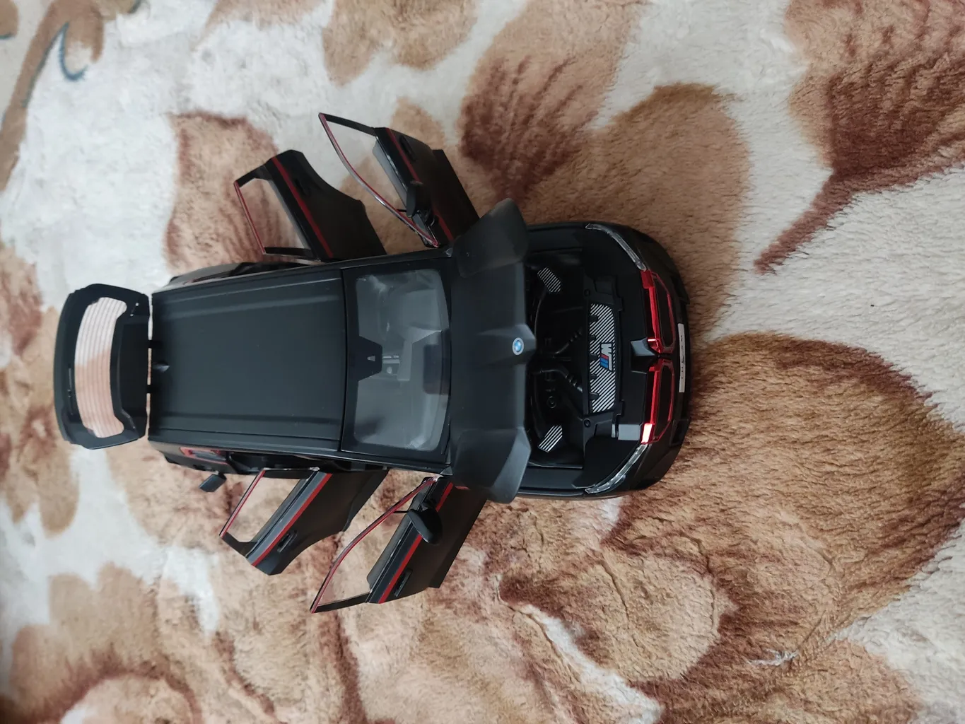 ماکت ماشین ناب سل مدل شاسی بلند بی ام دبلیو