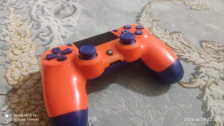 دسته بازی پلی استیشن 4 مدل CUH-DUALSHOCK4