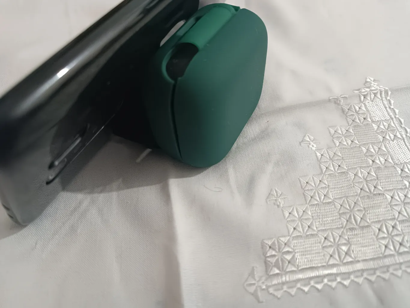 کاور اسپریگ مدل Silicon-SP مناسب برای کیس هدفون بی سیم انکر Soundcore R50i NC