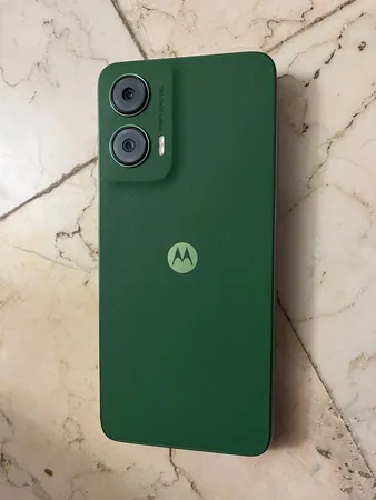 گوشی موبایل موتورولا مدل Moto G35 دو سیم کارت ظرفیت 256 گیگابایت و رم 8 گیگابایت