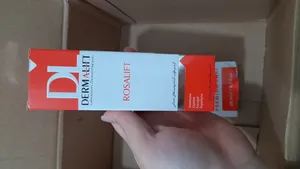 تجریه خرید کرم مرطوب کننده صورت درمالیفت مدل  Rosalift مناسب پوست‌های حساس حجم 30 میلی لیتر