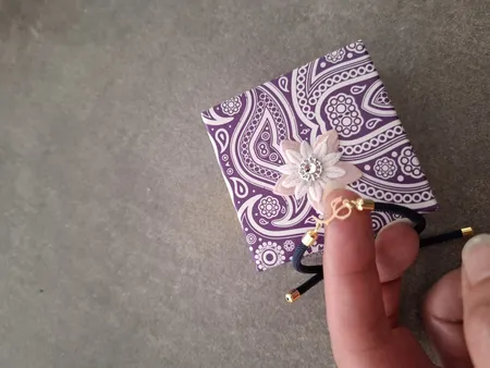 دستبند طلا 18 عیار دخترانه با پلاک طلا  حب  688