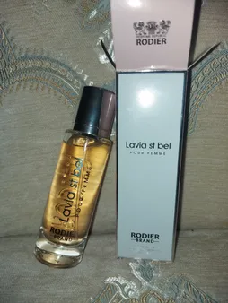عطر جیبی زنانه رودیر مدل Lavia St Bel با رایحه شیرین، گرم حجم 30 میلی‌لیتر