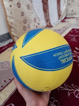 توپ والیبال بتا مدل PVBR5-MKS سایز 5 سایز 5