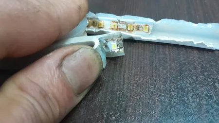 ریسه نئون فلکسی مدل 2835 طول 1 متر