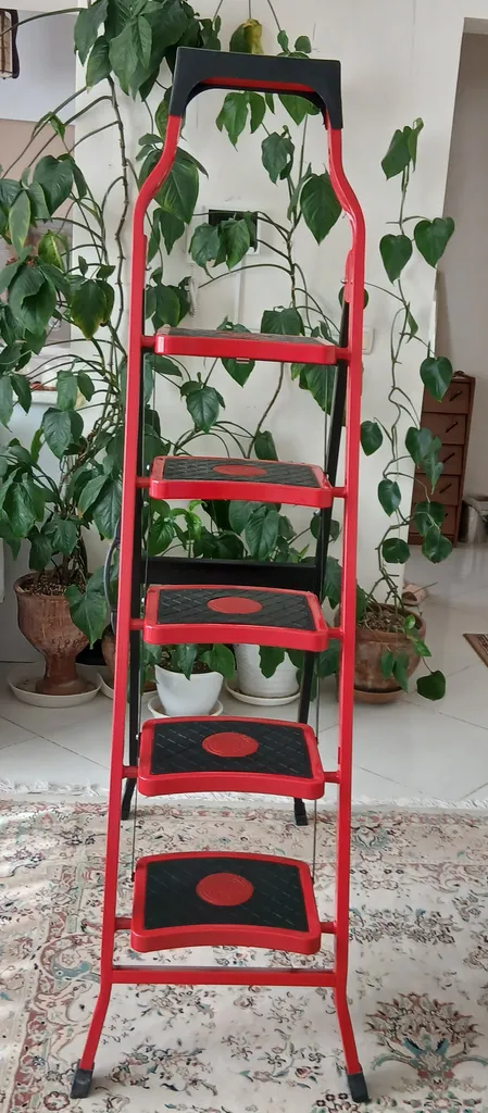 نردبان 5 پله ماندگار مدل سما