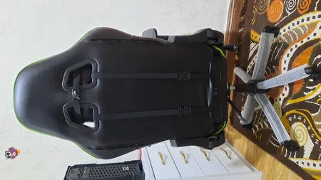 صندلی گیمینگ ریزر مدل parla