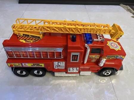 ماشین آتش نشانی قدرتی مدل نردبان دار