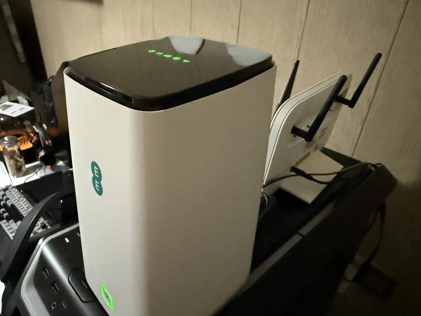 مودم 5G/TD-LTE ای ای مدل 5GEE ROUTER