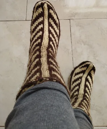 جوراب دست بافت مدل پشمی ساق کوتاه کد loi310