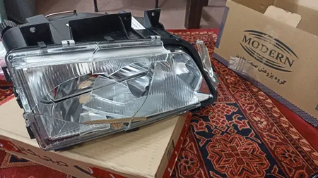 چراغ جلو شیشه ایرانی گروه پژوهش صنعت مدرن کد 55 مناسب برای پژو 405 بسته دو عددی