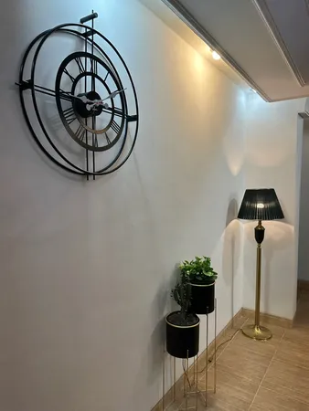 ساعت دیواری اِلِنسی مدل Martik