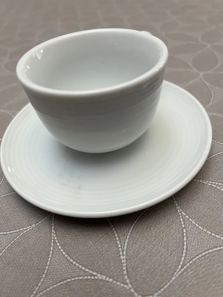 ست فنجان و نعلبکی 12 پارچه شرکت صنایع چینی تقدیس مدل هتلی