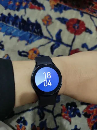 ساعت هوشمند 40 میلی‌متری سامسونگ مدل Galaxy Watch4 با بند سیلیکونی