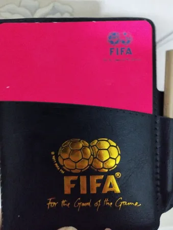 کارت داوری فوتبال طرح FIFA