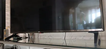 پایه رومیزی تلویزیون مدل رادیویی مناسب برای  تلویزیون های 32 الی 55 اینچ