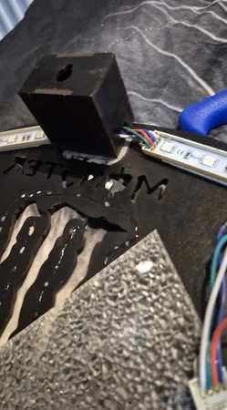 چراغ دیواری مدل اسکلت طرح مانستر