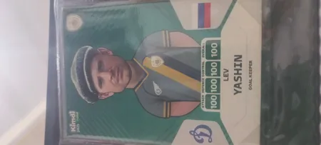 اسباب بازی زینتی کیمدی مدل لو یاشین 2025 توپ طلا