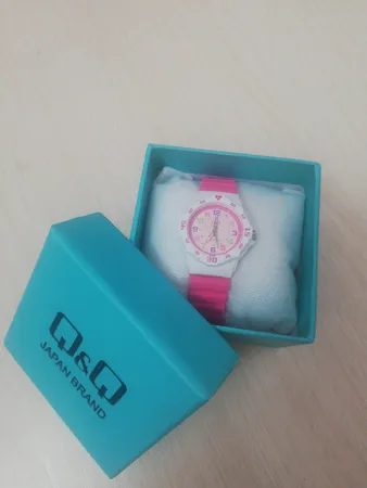 ساعت مچی عقربه ای دخترانه کیو اند کیو مدل VR19J012Y