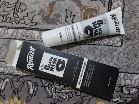 ماسک صورت رینوزیت مدل carbon active حجم 100 میلی لیتر