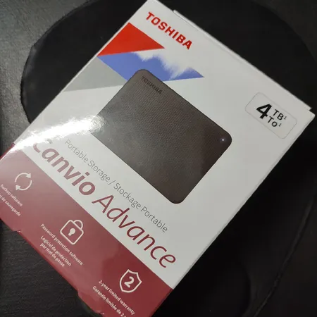 هارد اکسترنال توشیبا مدل Canvio Advance ظرفیت چهار ترابایت دارای رابط USB Type-A 3.0