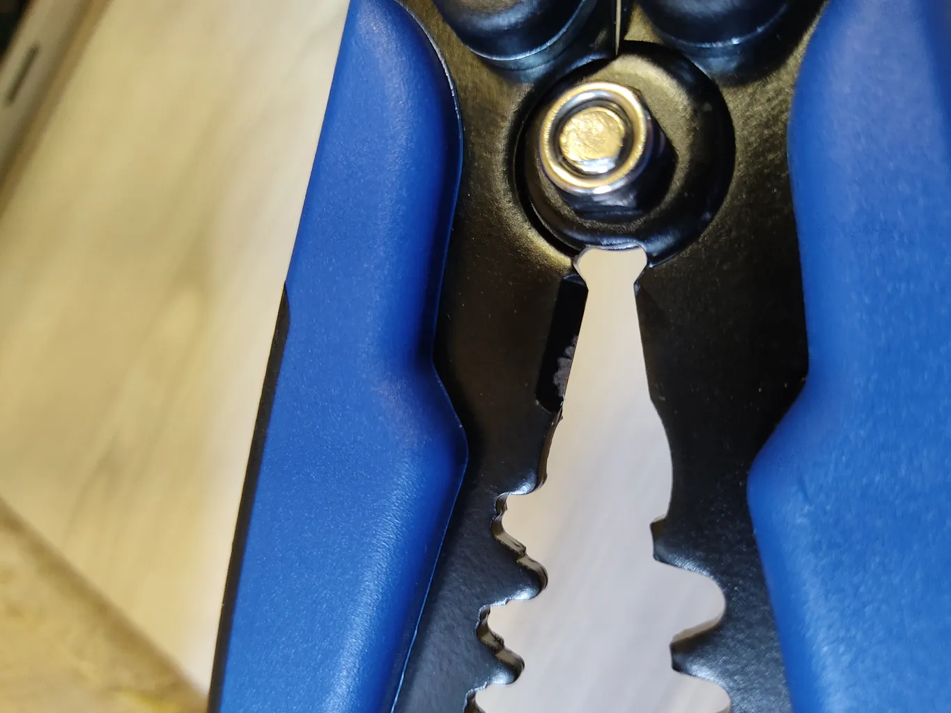 سیم لخت کن اتوماتیک وی تولز مدل VT2192 سایز 8 اینچ