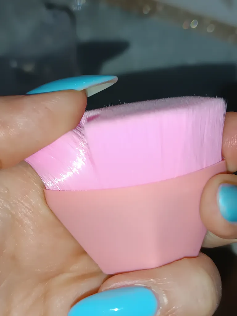 برس آرایشی مدل نانو پر تراکم