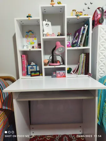 میز تحریر مدل الیت