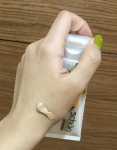 تجریه خرید کرم ضد آفتاب رنگی شون، 50 SPF، مدل Herbal Origin، مناسب پوست خشک تا نرمال تنالیته رنگ متوسط و حجم 50 میلی‌لیتر، محافظت کننده در برابر اشعه UVA، UVB، IR، بافت سبک و فاقد چربی، بدون ایجاد سفیدی، آبرسان، ضد التهاب و قرمزی، نرم کننده، با ماندگاری 2 ساعته