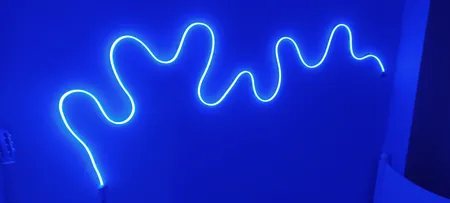 ریسه نئون فلکسی مدل 12 ولت طول 5 متر