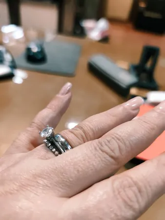 انگشتر نقره زنانه مدل سولیتر