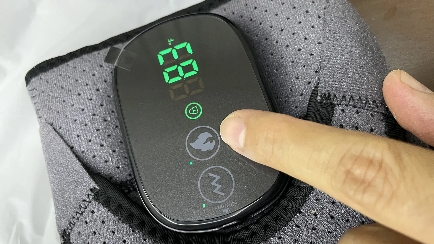 ماساژور زانو و شانه بنکس مدل D1022006