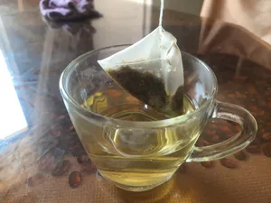 تجریه خرید دمنوش آرامبخش بابونه پیرامید بگ فلوریست بسته 14 عددی