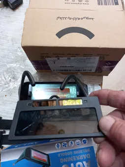 عینک جوشکاری مدل اتومات